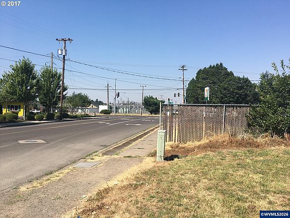 2nd image of 3835 River Rd