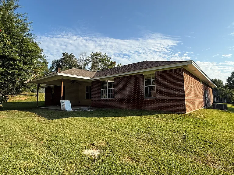 721 Berkshire Dr — Photo 12