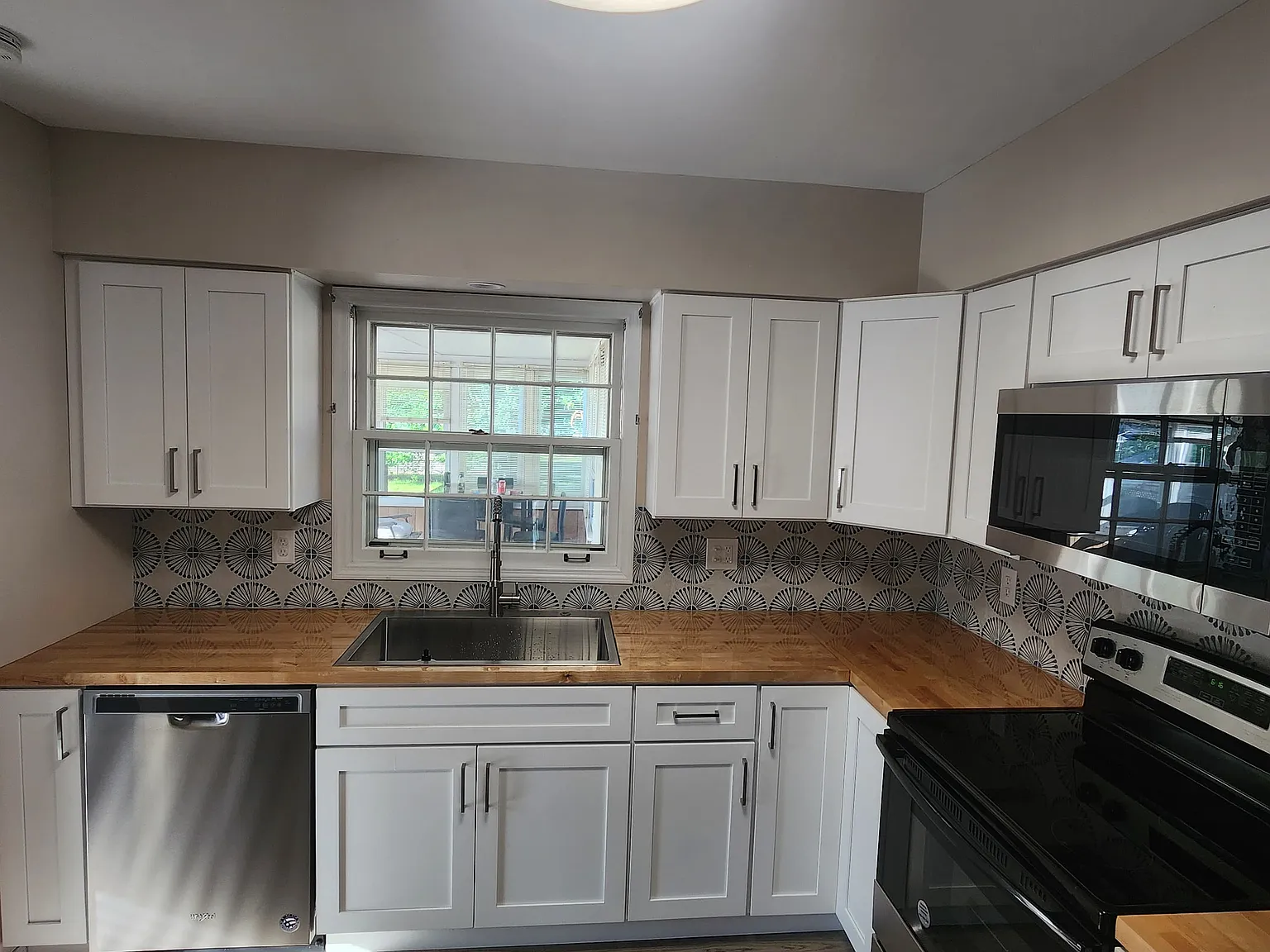 3 bed, 1900 sqft, $3,499 — Photo 3