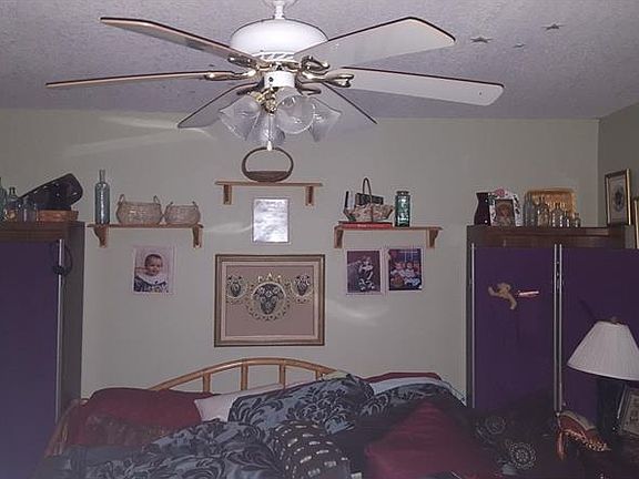 5th image of 3864 Woodbridge Ave