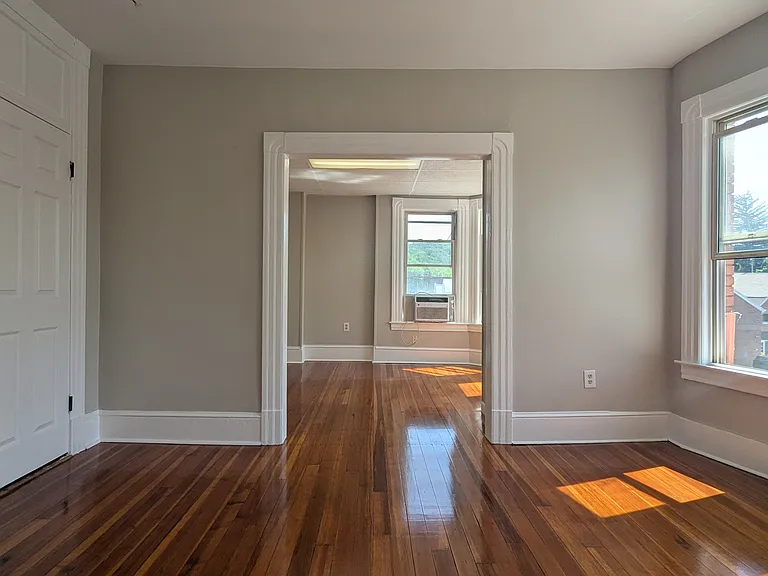 32 Bridge St #9 — Photo 1