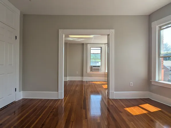 32 Bridge St #9, South Hadley, MA 01075
