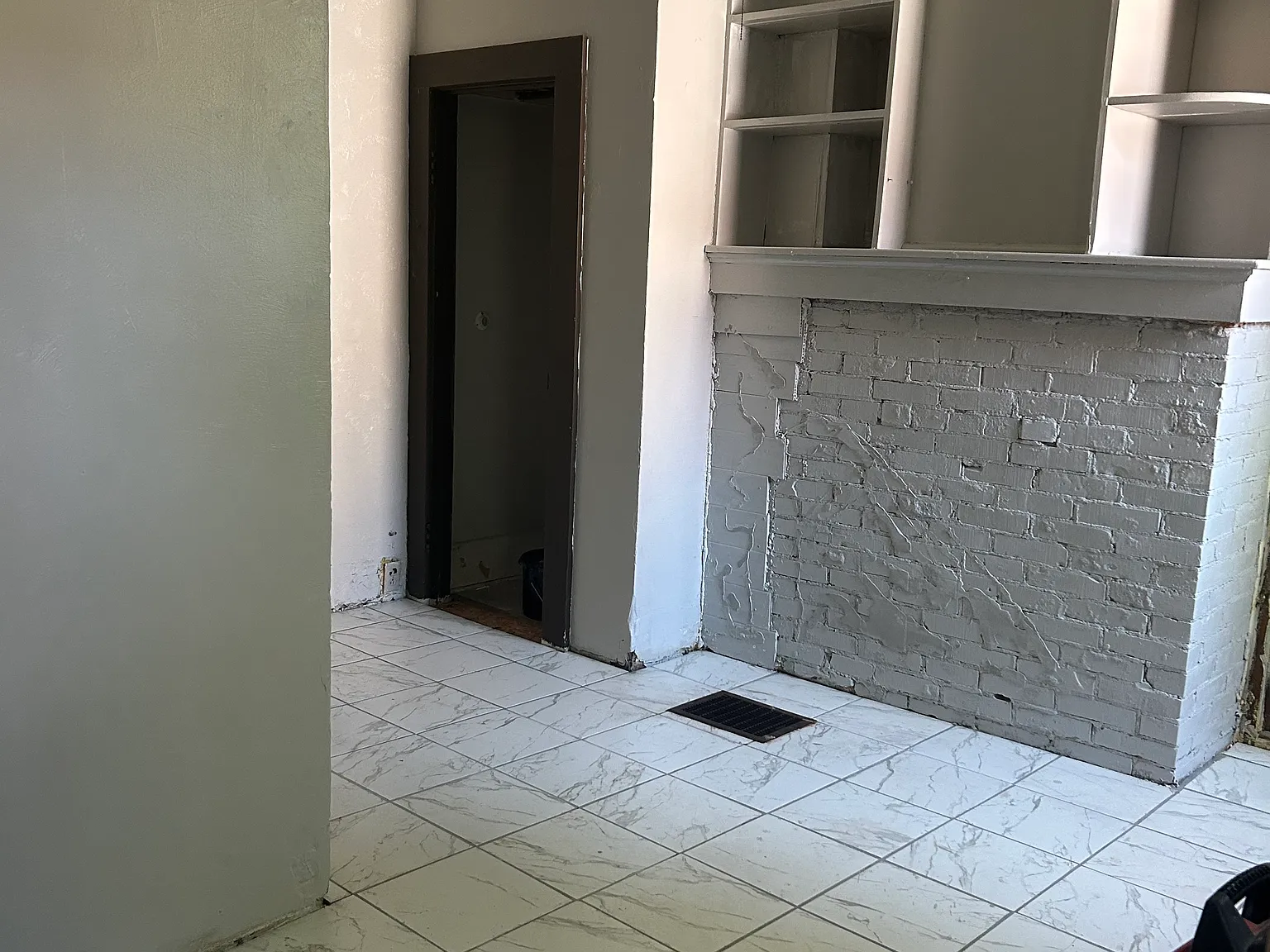5 bed, 1408 sqft, $2,250 — Photo 2