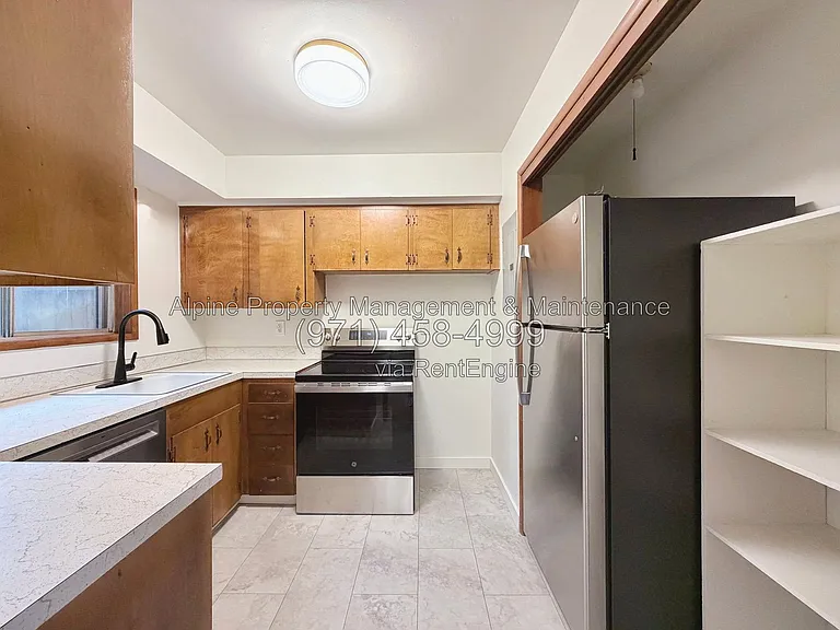 7030 SW Canyon Crest Dr #7 — Photo 6