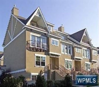80 Old Boston Post Rd UNIT 13, New Rochelle, NY, 10801