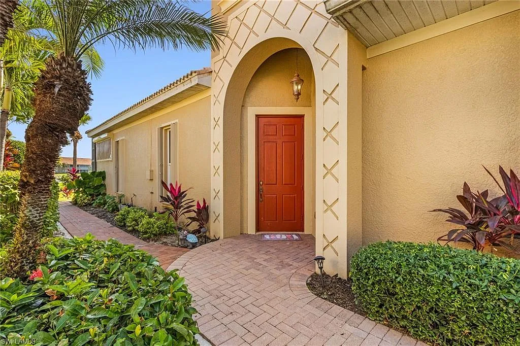 3 bed, 2.0 bath, 2045 sqft, $8,995 — Photo 4