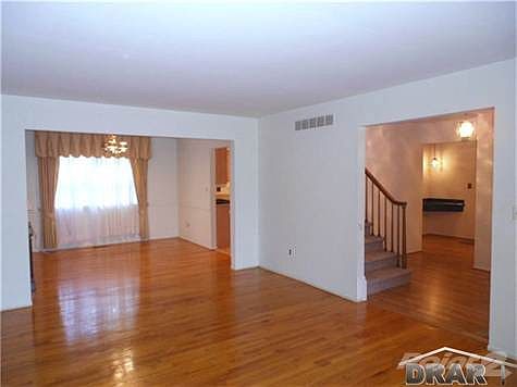 5th image of 10181 Northway Ave