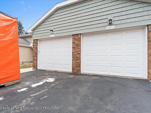 3rd image of 5475 Maple Rdg