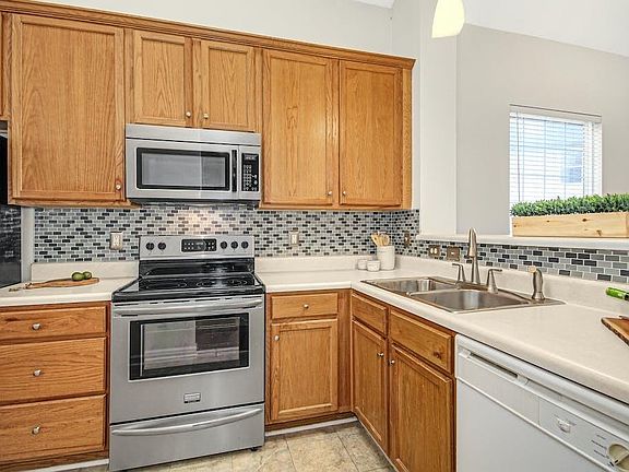 5th image of 501 Auburn Square Dr
