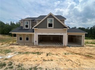 3955 Hunting Path Dr, Hope Mills, NC 28348