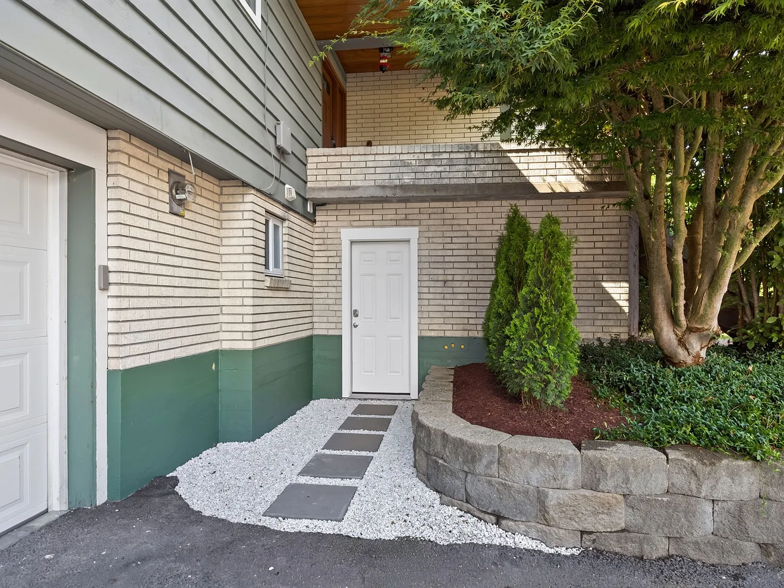W Glen Dr, Everett — Photo 1