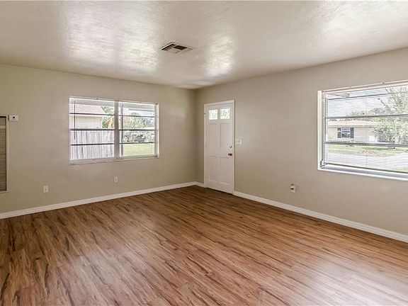 3rd image of 2861 English Dr