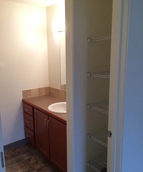 1017 SE 12th Ave — Photo 144