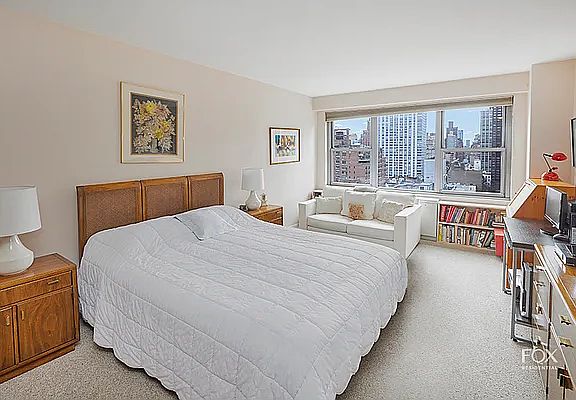 5th image of 360 E 72nd St #C2005