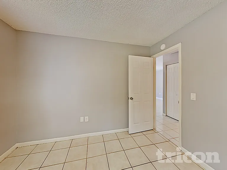 1627 Pendleton St — Photo 12