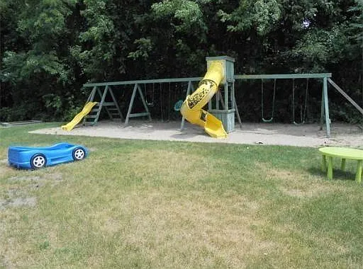 10 Bryon Rd — Photo 11