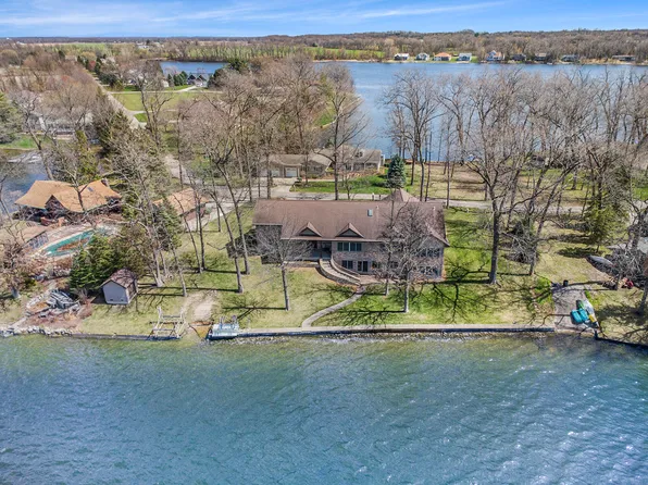 25242 Ironwood Dr, Sturgis, MI 49091