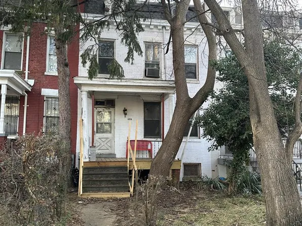 606 Kenyon St NW, Washington, DC 20010