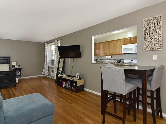 2nd image of 180 Van Cortlandt Park S APT 2B