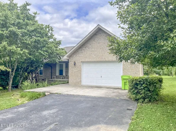 130 Chestnut Ct, Crossville, TN 38555