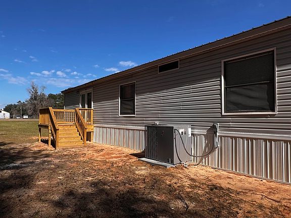 4th image of 3924 High Bridge Rd