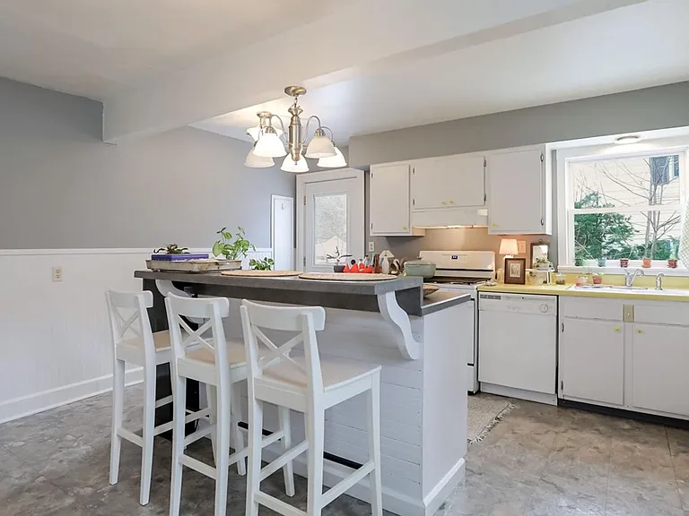 626 S Mitchell St — Photo 7