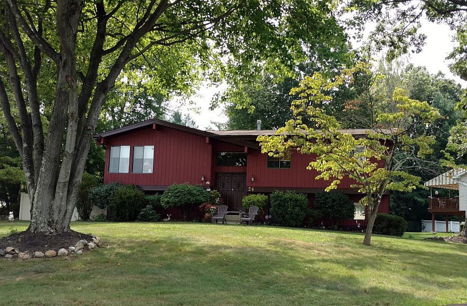 1st image of 24 Fonda Dr