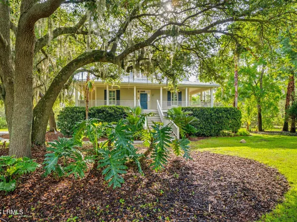 2 Turnstone Dr N, Beaufort, SC 29907