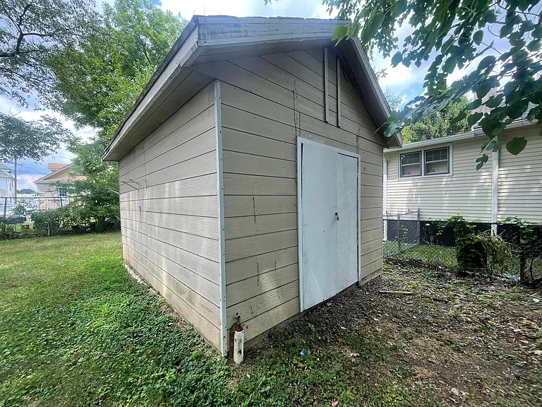 7163 Chandler Ave — Photo 16