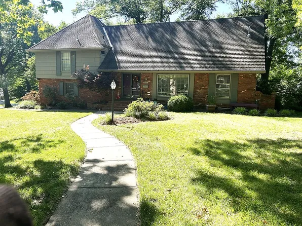 10711 Bridlespur Dr, Kansas City, MO 64114