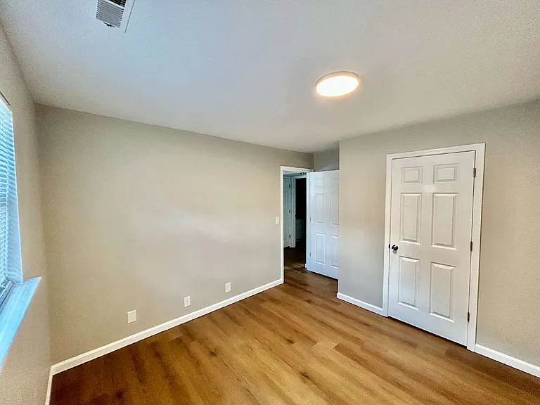 305 Woodcreek Dr #C-5 — Photo 6