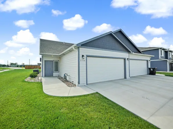 2754 Amelia Ln, Salina, KS 67401