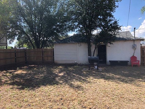 5th image of 1101 E 12th St