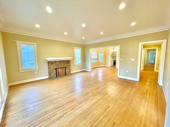3rd image of 165 N Kenmore Ave APT 2
