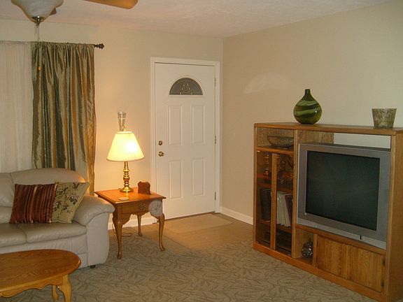 Spacious living room