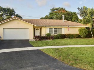 121 Saint Cloud Ln, Boca Raton, FL 33431