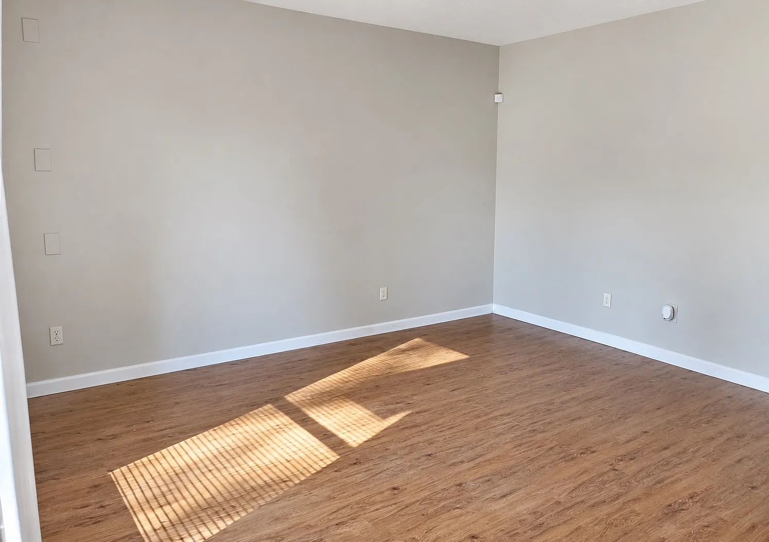 5868 Aftonshire Dr — Photo 2