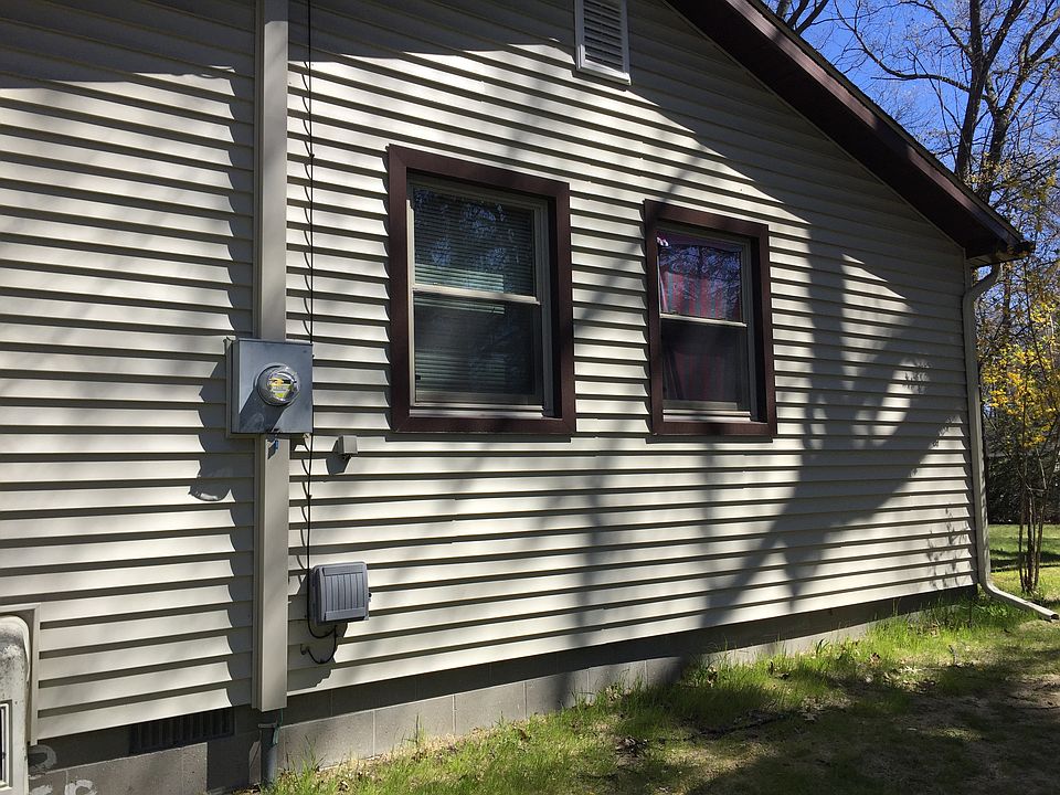 1st image of 112 Stanley Ave