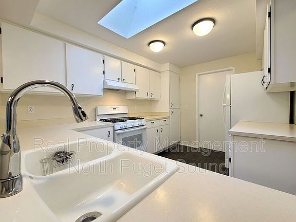 4th image of 4313 80th St NE #A