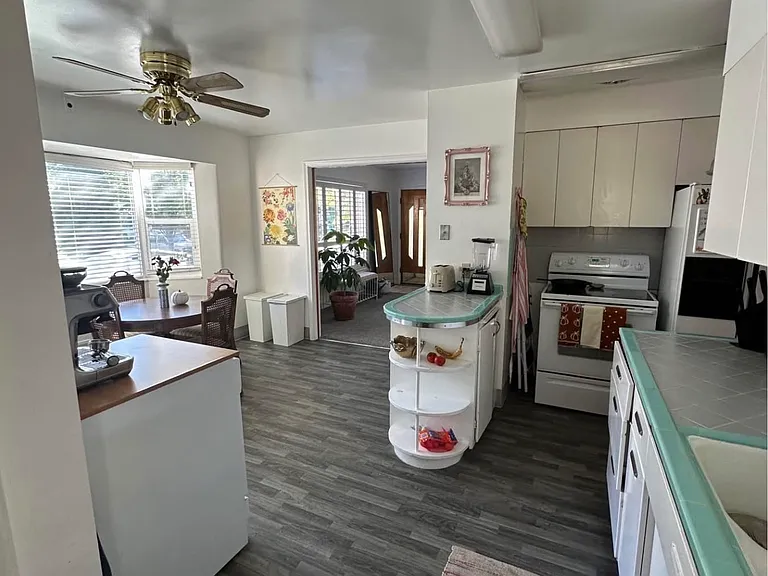 1805 E Princeton Ave — Photo 7