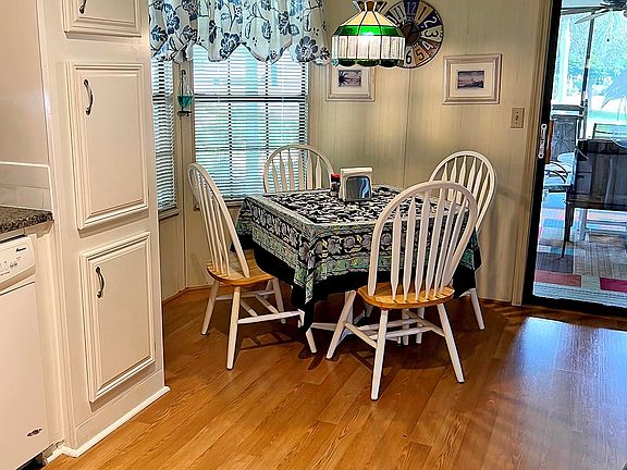 4th image of 6856 SE Morningside Dr