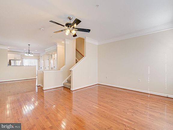 4th image of 42443 Rockrose Sq