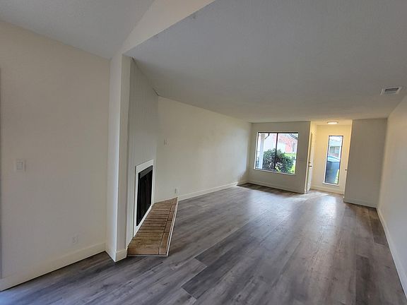 4th image of 5043 Sparrow Ct