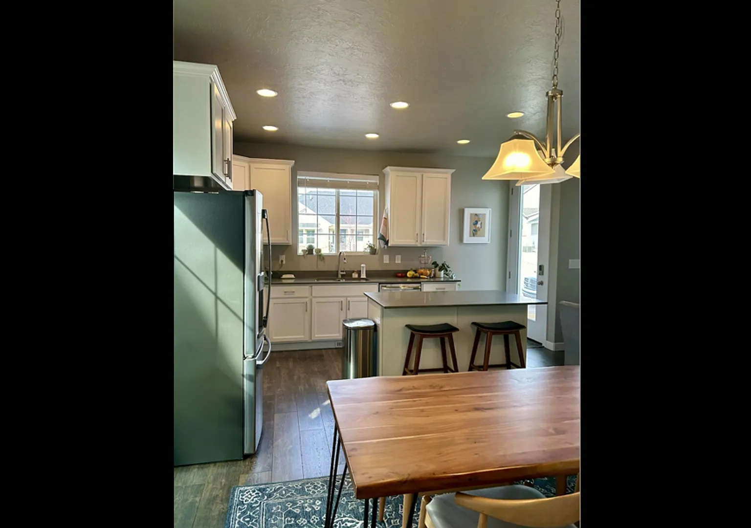 Great Lehi 4 Bedroom Home For Rent! — Photo 2
