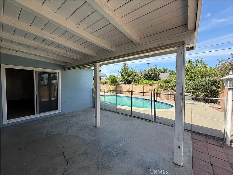 6621 Whitman Ave — Photo 21