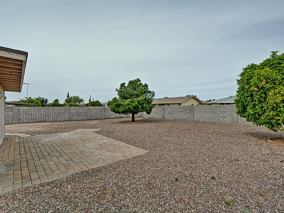 5th image of 10302 W Edgewood Dr