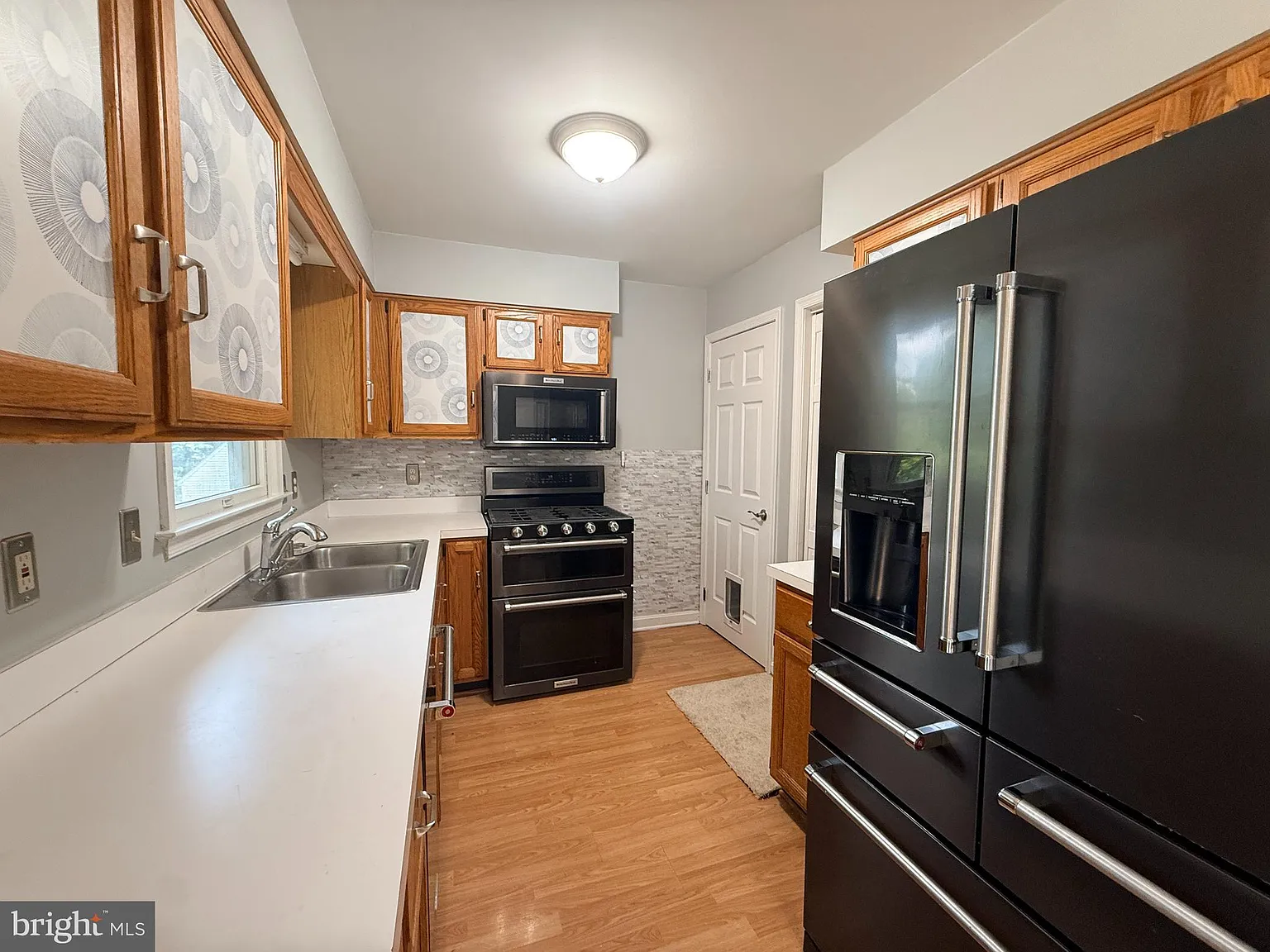 2 bed, 1240 sqft, $1,900 — Photo 4