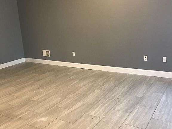 4th image of 4107 Richmond Ave