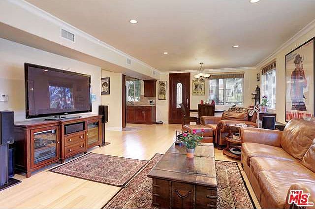 1st image of 4837 Beverly Blvd APT 101