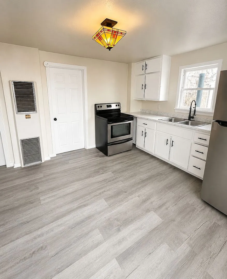 2 bed, $1,295 — Photo 2